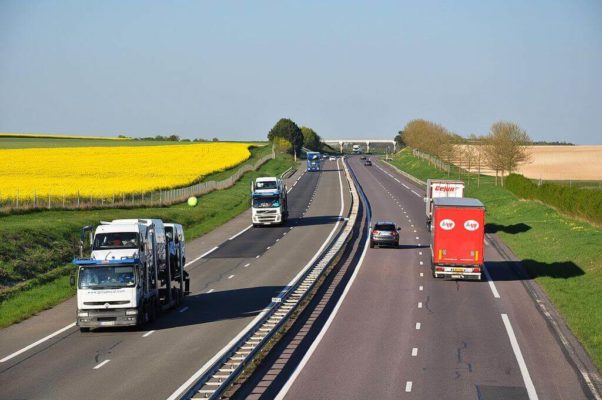Drulă: Introducerea taxării pe kilometru pentru transportul rutier greu, spre sfârşitul anului 2023