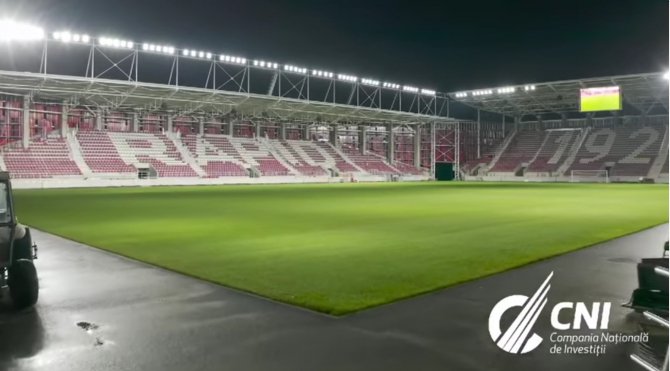 VIDEO Fotbal: Stadionul Rapid, aproape de finalizare; constructorul a realizat primele probe ale instalaţiei de nocturnă