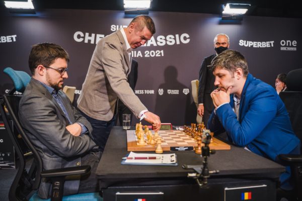 Şah: Lupulescu a remizat cu Vachier-Lagrave, la Superbet Chess Classic Romania 2021
