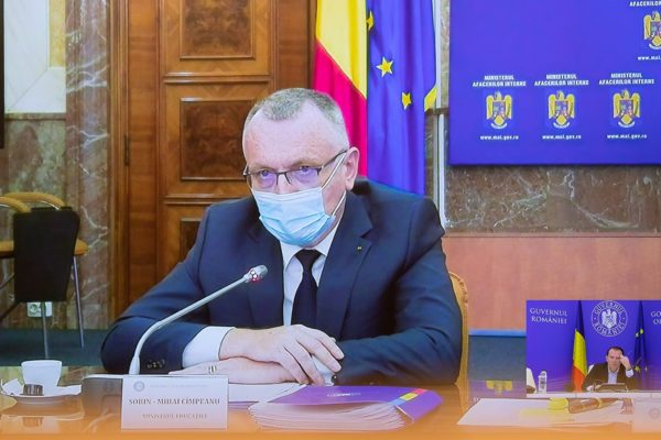 VIDEO Cîmpeanu: Consiliul Naţional al Elevilor agreează varianta învăţământului online la o incidenţă de peste 6 la mie