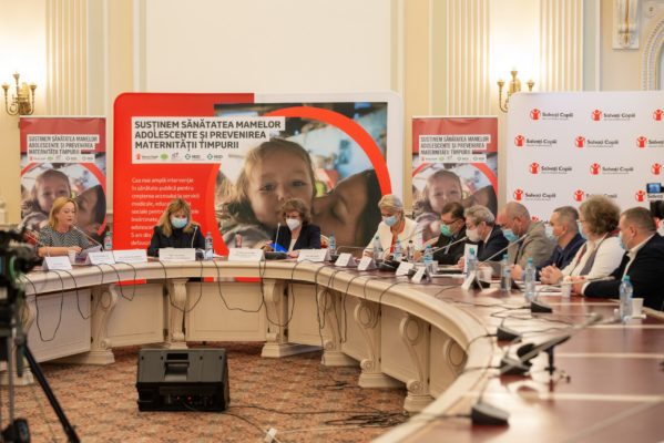 VIDEO Studiu: Două din cinci gravide adolescente din zone rurale defavorizate nu au făcut analize