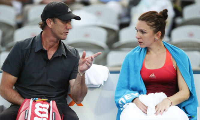 Tenis: Simona Halep a anunţat încheierea colaborării cu antrenorul Darren Cahill