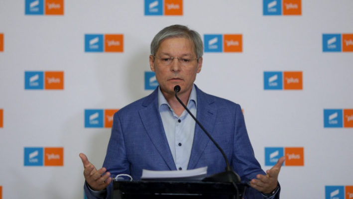 Cioloş: E nevoie de majoritate, nu de armistiţiu; e posibil ca USR să facă parte dintr-un guvern de coaliţie condus de Ciucă
