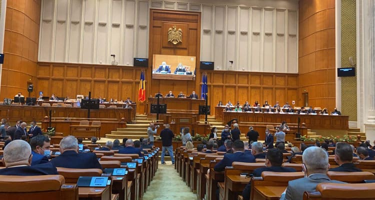 VIDEO Parlament – învestitură Guvern/ Cabinetul Cioloş a fost respins de plenul reunit