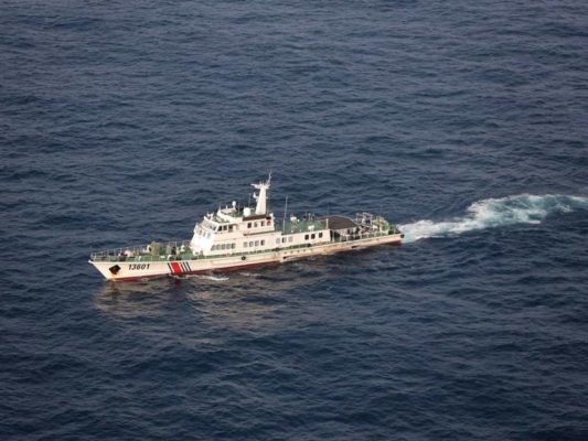 Filipinele acuză China de tiruri cu tunuri cu apă asupra navelor sale într-o zonă contestată