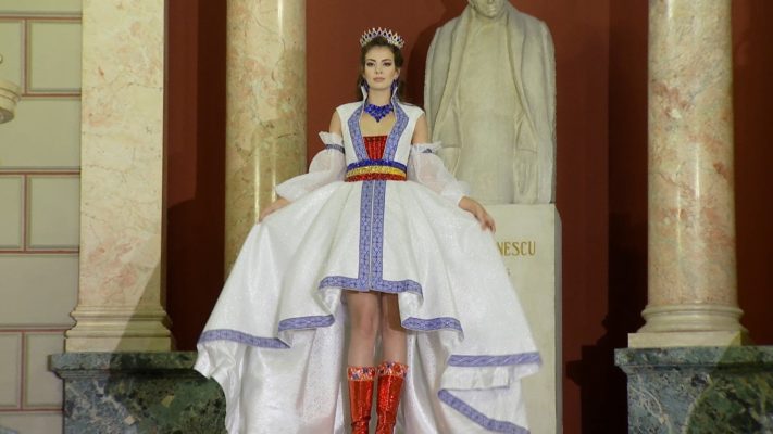 Reprezentanta României la Miss Universe – rochie creată de un designer israelian cu origini româneşti, la proba costum naţional