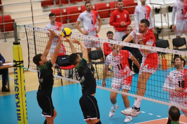 Volei masculin: Dinamo Bucureşti s-a calificat în şaisprezecimile Cupei CEV
