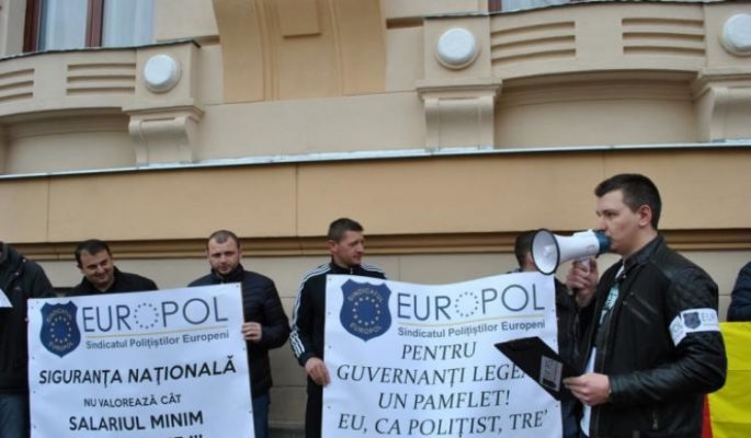Sindicatul Poliţiştilor EUROPOL organizează joi un miting în faţa MAI, pentru aplicarea Legii salarizării