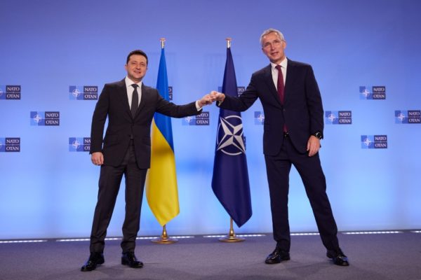 Ucraina: NATO şi UE ameninţă Rusia cu ”consecinţe grele” în cazul unei agresiuni