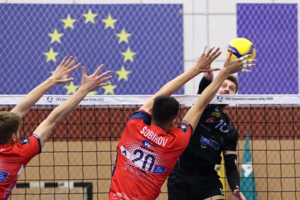 Volei masculin: Victorie fără probleme pentru CSM Arcada Galaţi în Cupa CEV