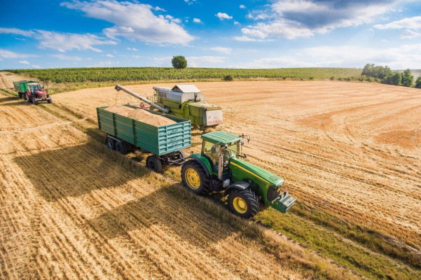 Cioloş îi cere lui Ciucă implicare în ce priveşte Planul Strategic pentru agricultură: E vorba de 22 de miliarde de euro