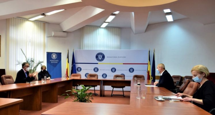 Ministrul Justiţiei a discutat cu ambasadorul Marii Britanii despre cooperarea judiciară în materie civilă şi penală