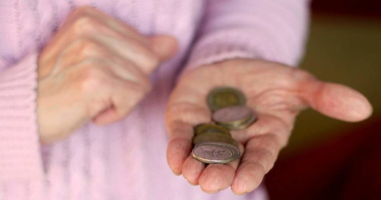 Năsui: 41,5% dintre copii, în risc de sărăcie şi excluziune; pentru privilegiaţii politici contează rapoartele şi strategiile