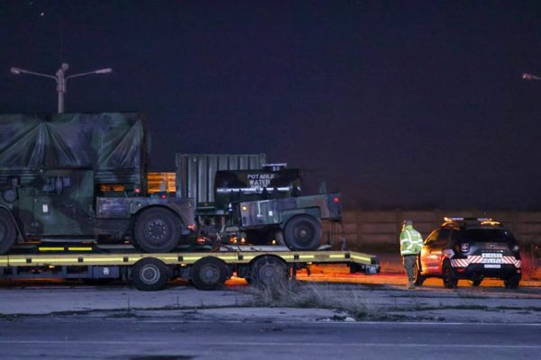 Arad: Primul convoi cu tehnică militară a SUA a intrat în ţară pe la Nădlac
