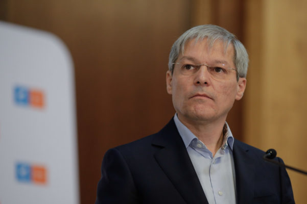 Cioloş: Cei care se joacă cu desfiinţarea SIIJ pun în pericol finanţările din fonduri europene