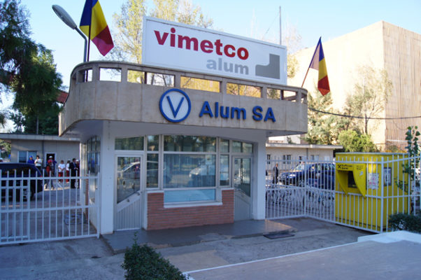 Tulcea: Un sfert din angajaţii Alum SA vor primi doar 75% din salariu de luna viitoare