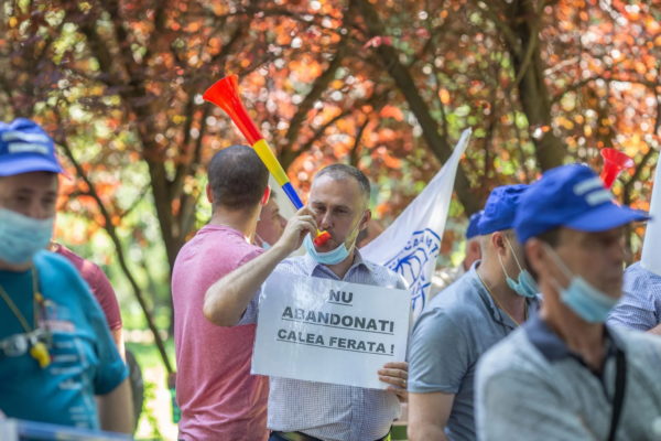 FSTFR organizează miting în faţa Ministerului Transporturilor