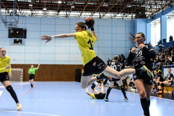 Handbal feminin: Victorii pentru Minaur Baia Mare şi SCM Râmnicu Vâlcea în campionat