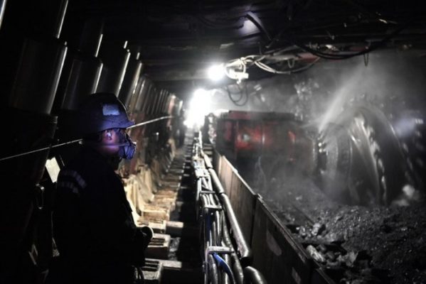 Procesul de redeschidere a minelor de magneziu şi grafit ar putea începe în 2023 (ministru)