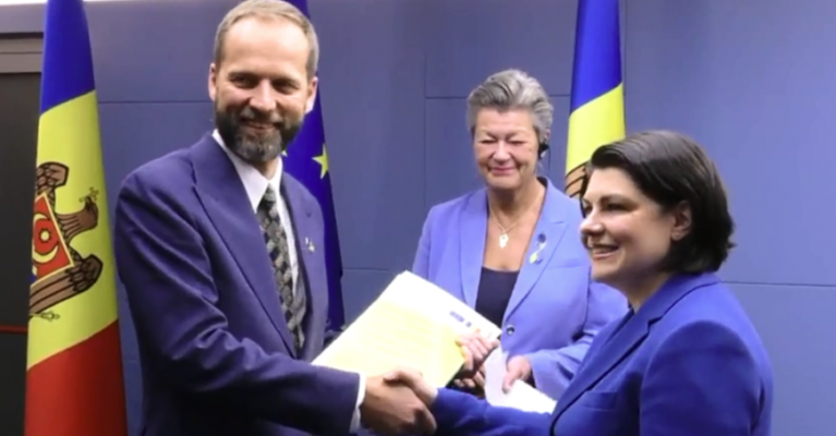 Republica Moldova a transmis a doua parte a chestionarului de aderare la UE