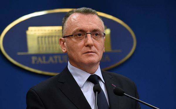 Camera Deputaţilor dezbate luni moţiunea simplă a USR împotriva ministrului Educaţiei