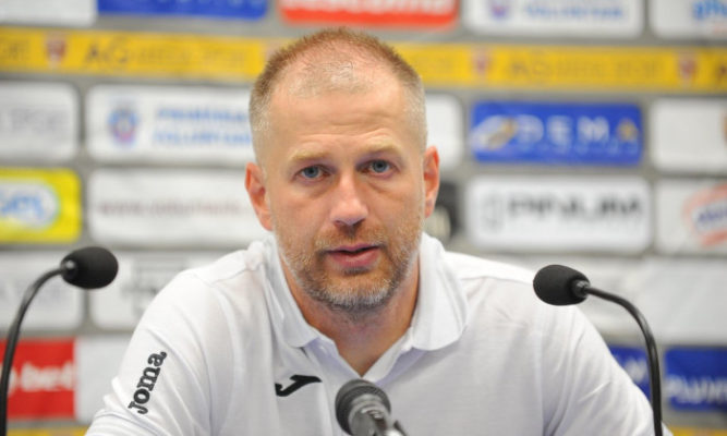 Fotbal: Edward Iordănescu – Nu sunt cu ochii pe clasament, dar 3 puncte cu Muntenegru vor aduce mai multă emulaţie
