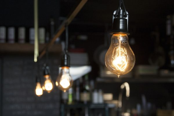 Plafonarea preţurilor la electricitate în Spania şi Portugalia a intrat în vigoare