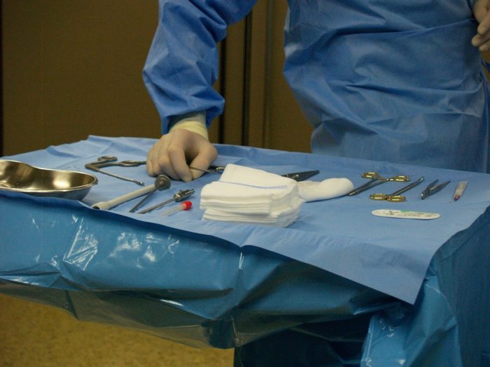 Un bebeluş spaniol a primit o grefă de intestin printr-o procedură realizată în premieră mondială