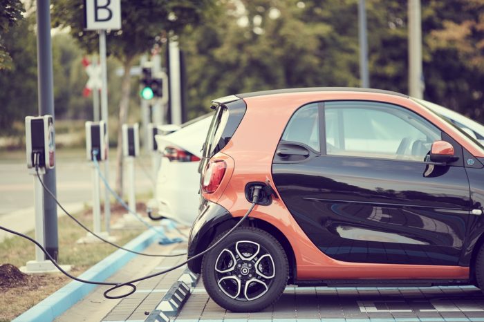 De teamă să nu rămână în urmă, Spania modifică ajutoarele acordate producătorilor de automobile electrice