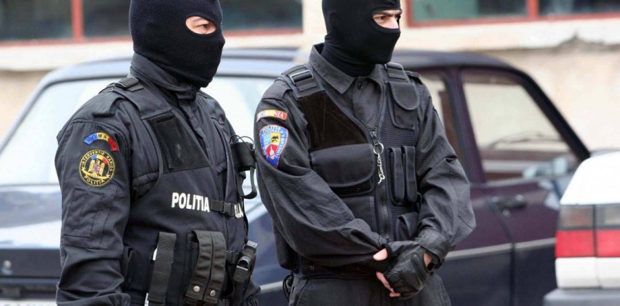 Percheziții DIICOT la contrabandiști de țigări