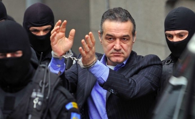 La nici doua ore dupa judecatorii l-au eliberat, Gigi Becali a primit cea mai proasta veste