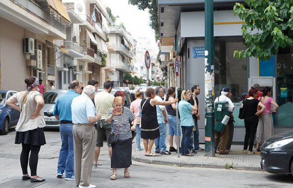 Grecia: Băncile se închid până la 6 iulie; Retragerile de la bancomate limitate la 60 de euro pe zi