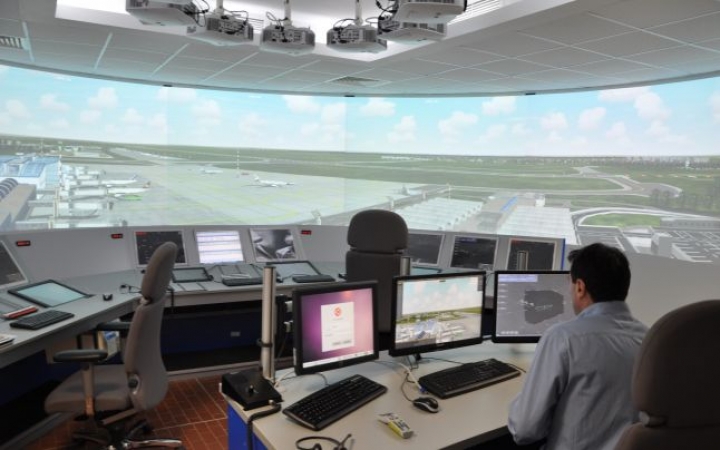 Grevă de avertisment a controlorilor de trafic aerian