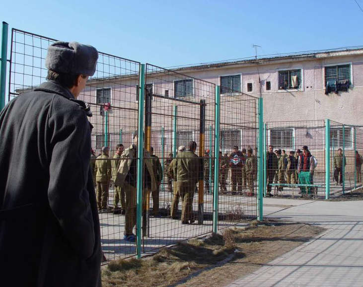 Membrii Sindicatului National al Lucrãtorilor din Penitenciare vor protesta mâine timp de 2 ore în fata Ministerului Justitiei