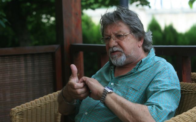 Sebastian Papaiani a implinit 79 de ani si s-a pus pe cantat romante