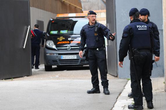 Spania: Poliția a arestat cinci membri ai unei rețele de traficanți de femei din România
