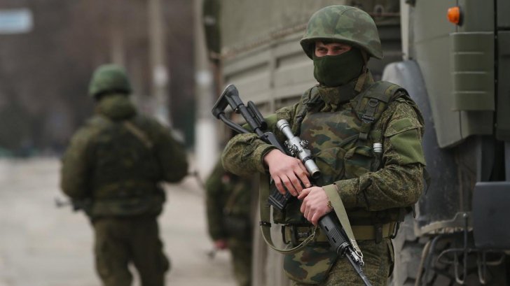 Rusia menține la frontiera cu Ucraina circa 53.000 de militari (Turcinov)