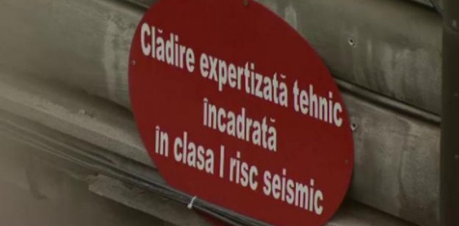 Barurile și magazinele, evacuate din clădirile cu bulină roșie