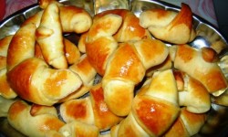 Cornuri pufoase cu branza