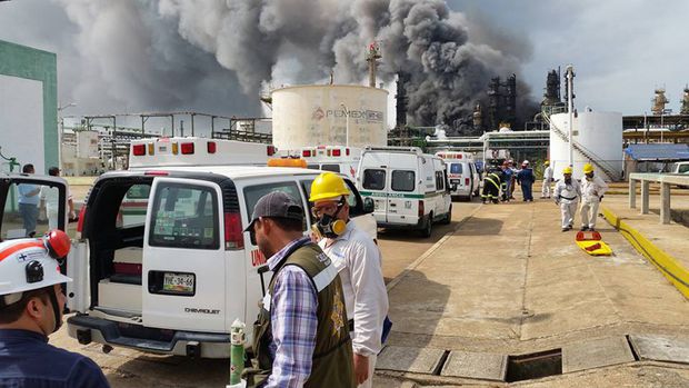 Mexic: Cel puțin 30 de răniți într-o explozie la un combinat petrochimic