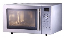 4 trucuri ca să cureţi perfect cuptorul cu microunde