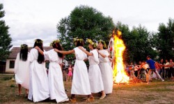 Sărbători și tradiții populare: Sânzienele sau Drăgaica