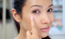 Uită de cearcăne şi de ochi umflaţi!