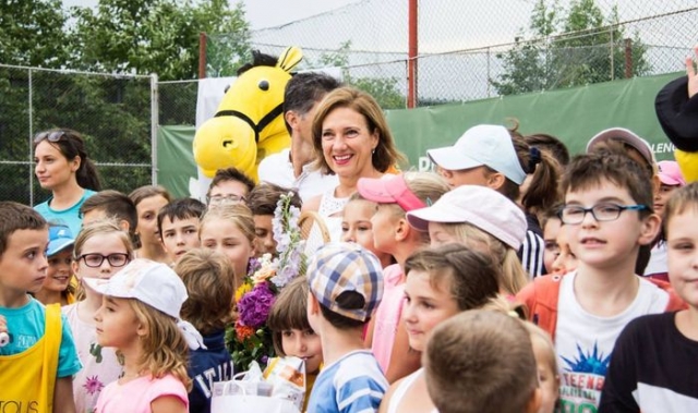 Carmen Iohannis, împotriva școlii acasă