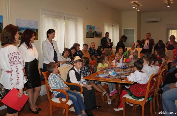 Ziua porților deschise la Ambasada României de la Madrid: cultură, tradiții și dansuri populare românești