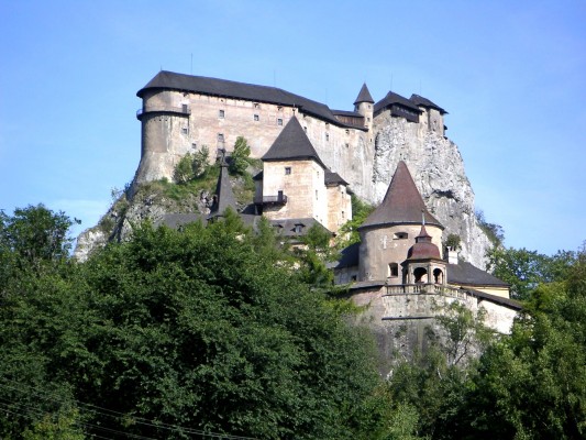 13 destinații din Europa încărcate de mister, perfecte pentru o excursie de Halloween