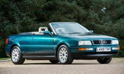 VIDEO Fosta mașină a prințesei Diana și un autoturism ce a aparținut Reginei vor fi scoase la licitație