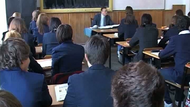 Ministerul Educației lansează în consultare publică proiectul legislativ pentru dezvoltarea învățământului profesional-dual