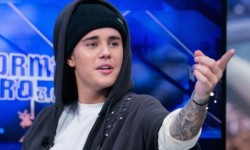 VIDEO Justin Bieber lovește cu pumnul un fan care l-a atins pe față