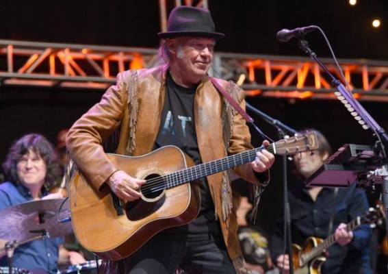 VIDEO Neil Young va lansa pe 9 decembrie noul său album de studio, ‘Peace Trail’